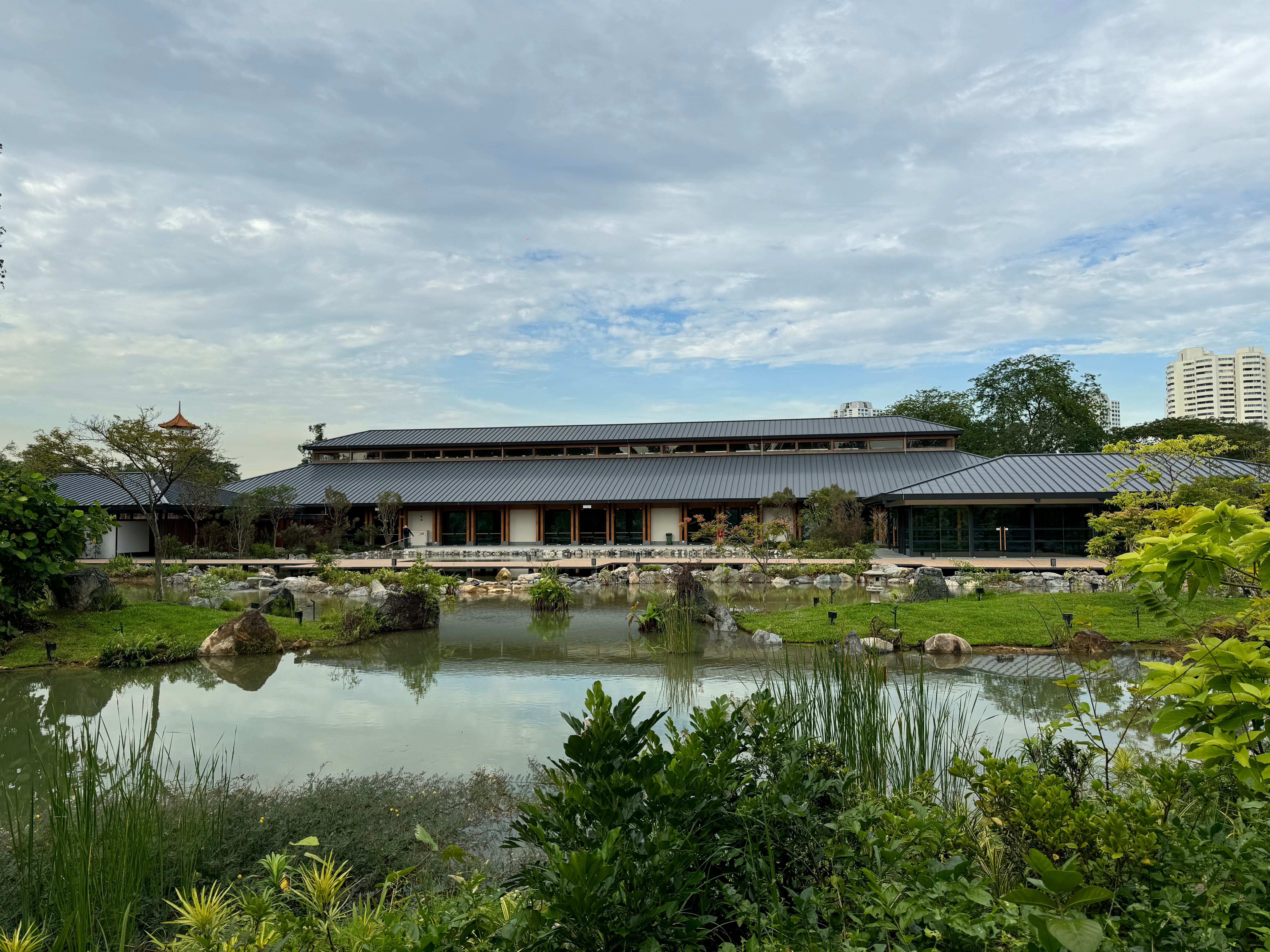 Scenic view of Jurong Lake Gardens